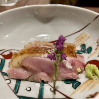 焼鳥 角レ - 薩州峰地鶏叩き(内腿)