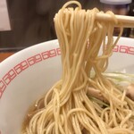 六九麺 - 味わい深いパツンとハジける麺