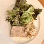 Aiuto! - サラダと前菜2種: 鶏パテとカリフラワーブルスケッタ