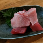立ち飲みマルイチ - まぐろブツ（350円）