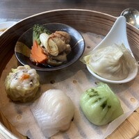 中国料理 「望海楼」 ヒルトン福岡シーホーク - 飲茶5種〜小籠包・海老蒸し餃子・焼売・翡翠餃子・鶏の XO 醤蒸し