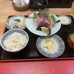 お酒のあて鮨 謹賀 - 朝一仕入れ刺身膳