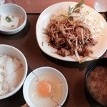 Yayoi Ken - 生姜焼き定食 580円と玉子