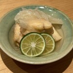 Dashi Washoku Fukumoto - 平目と新玉葱の南蛮漬け
