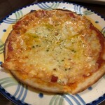 Tonneau - アンチョビとチーズのピザ