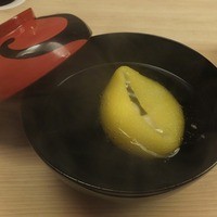 緒方 - 甘く柔らかく炊かれた柚子の皮の中には白玉だったかな？