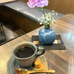 Hyakunentei - 食後のコーヒー＆綺麗なお花✨