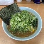 Yokohama ramen musashiya - 特製らーめん（850円）＋九条ネギ（150円）