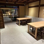 山勢 - テーブル席も綺麗｡