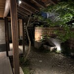 山勢 - 素晴らしい設えの中庭｡