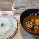 cafe 六十三番屋敷 - 自家製トマトのスープカレー