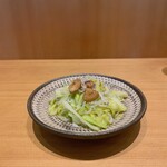 Kokoroya - しらすと春キャベツのニンニク炒め