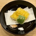 すし処 睦月 - 玉蜀黍、万願寺唐辛子の天ぷら