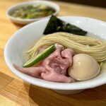 Ichiban Dashi Ramen Shin Sen - 特製昆布水つけ麺（黒）