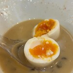 むかん 初台 - 豚骨ラーメン（明太子一本乗せご飯付き）
      セットで1,000円　味玉TP