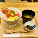 かねかつ食堂 - 極上海鮮丼