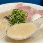 むかん 初台 - 豚骨ラーメン（明太子一本乗せご飯付き）
      セットで1,000円