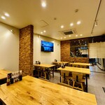 かねかつ食堂 - 店内