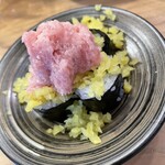 立呑み 魚椿 本店 - トロたく巻き