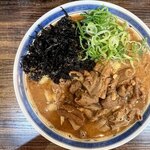 むかん 初台 - もつ煮味噌ラーメン