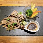 イタリアンレストラン かぎしっぽ - 牛肉と季節野菜のグリル