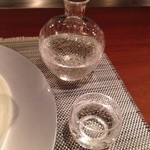 Koube Purejiru - 県内産の純米酒をいただく。