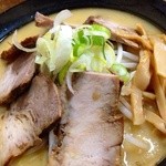 チャーシューラーメン・福水 - とんこつみそチャーシュー麺（6枚）890円