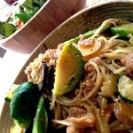 パプリカ食堂 Vegan - たっぷり野菜の味噌ペペロンチーノ