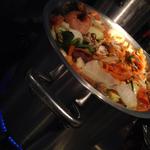 パプリカ食堂 Vegan - 有機野菜のくずを煮込んでベジ出汁をとります。