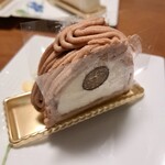 Patisserie Yu Sasage - ✅モンブラン648円：ココナッツと洋ナシのクリームを使用されていて、真ん中にハーフカットされた渋皮栗、丁寧に下処理された渋皮は渋味やエグミが一切感じられず、とても美味しい(^^♪