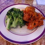 Matsushima.Italian Toto - 野菜前菜2種盛り　春キャベツとブロッコリーのニンニクあえ