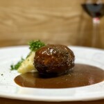 洋食 おがた - これまで何度も食べてきたが、今宵のハンバーグは過去一の美味しさ