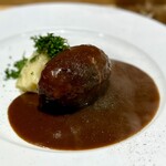 洋食 おがた - 熊本阿蘇 あか牛と走る豚 ハンバーグ（150g）