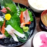 Ushiwakamaru - ランチ  刺身定食