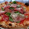 Pizzeria la fornace - 生ハムとルッコラのピザ。