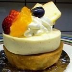 手作りケーキ グランシェフ - フルーツタルト　380円
