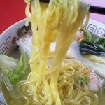 中国料理 雪梅 - 蝦仁雲呑麺　麺アップ