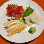 ニパチ - 鮪、炙りサーモン、いか。お刺身は他にもあります。