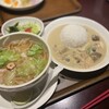 弦や - ヌードルセット（グリーンカレー大盛りとフォー）