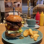 BURGERS REPUBLIC - 『HOME MADE BACON DOUBLE CHEESE BURGER¥1,705』 ※lunch drink付