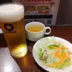 いきなりステーキ - セットのサラダ&スープと生ビール