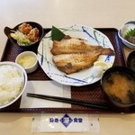 Tsukiji Shokudou Genchan - 定食＋α。