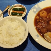 中国四川料理 桃花源 - 牛肉の辛子煮込みと杏仁。辛子全然入って無い