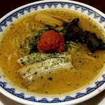 やまがた辛味噌らーめん 貫 - 「辛味噌らーめん」着丼＼(^o^)／ 魚介香る一杯☆黒色トッピング⤴️は歯応え良い「木耳」♬