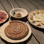 欧風料理とチーズのバル ケイズ - 