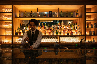 Hills House Dining 33 - Bar Counter➁