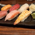 海鮮問屋 地魚屋 - 厳選握り寿司六貫