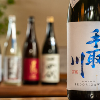 Carefully selected sake to complement the food. Don't miss out on the seasonal brands.