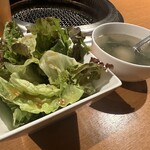 焼肉 犇 - サラダとスープ