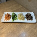 韓国料理サムシセキ - ナムル盛り合わせ